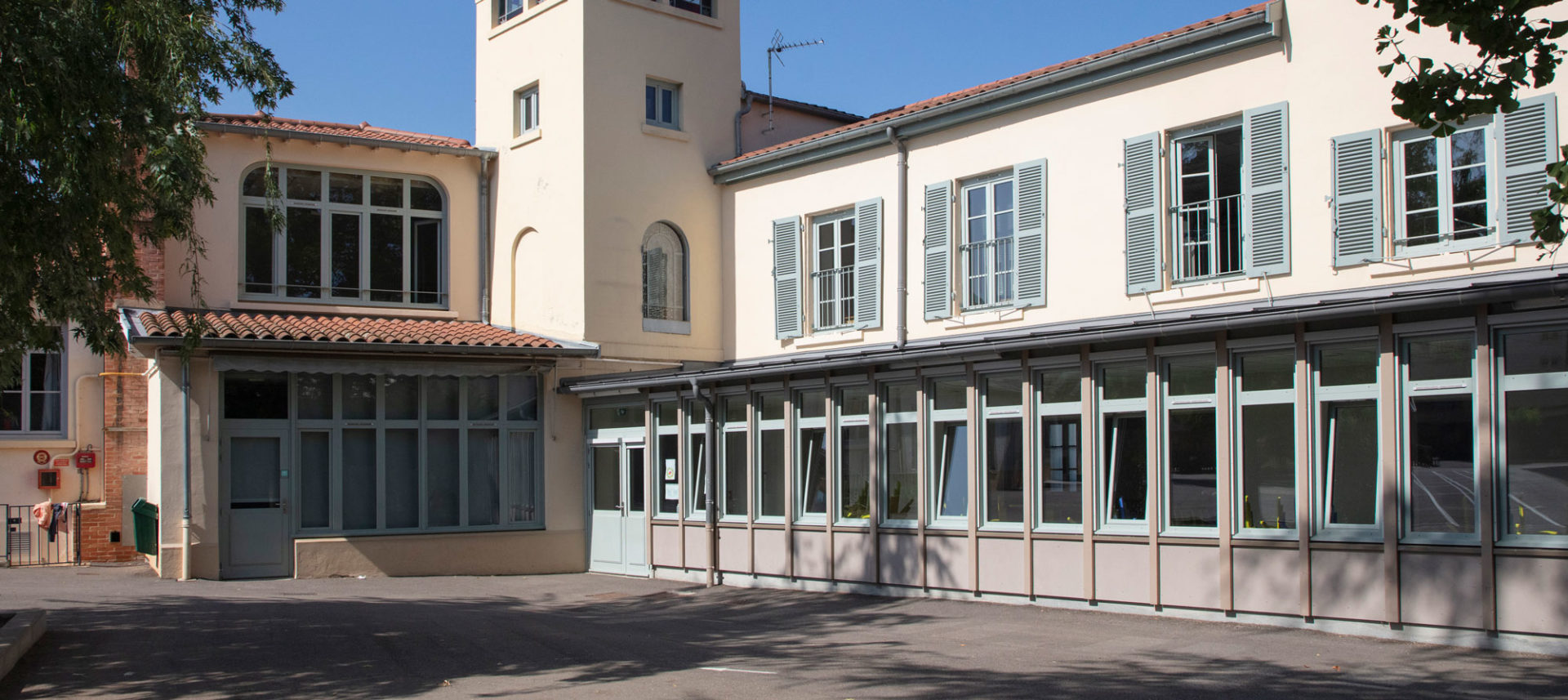 Axe Architecture - Agence d'architecture à Lyon - photo de l’extérieur du projet École la Petite Favorite - réhabilitation